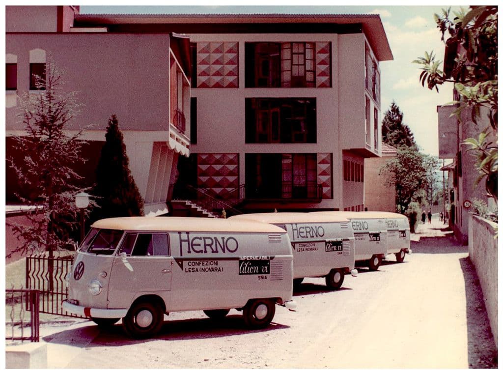 Herno Bondjames Mouseover